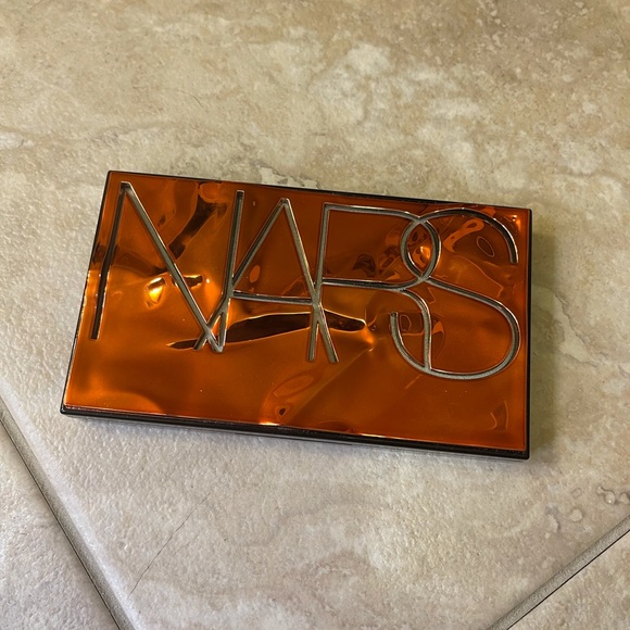 NARS afterglow eyeshadow - Picture 3 of 4